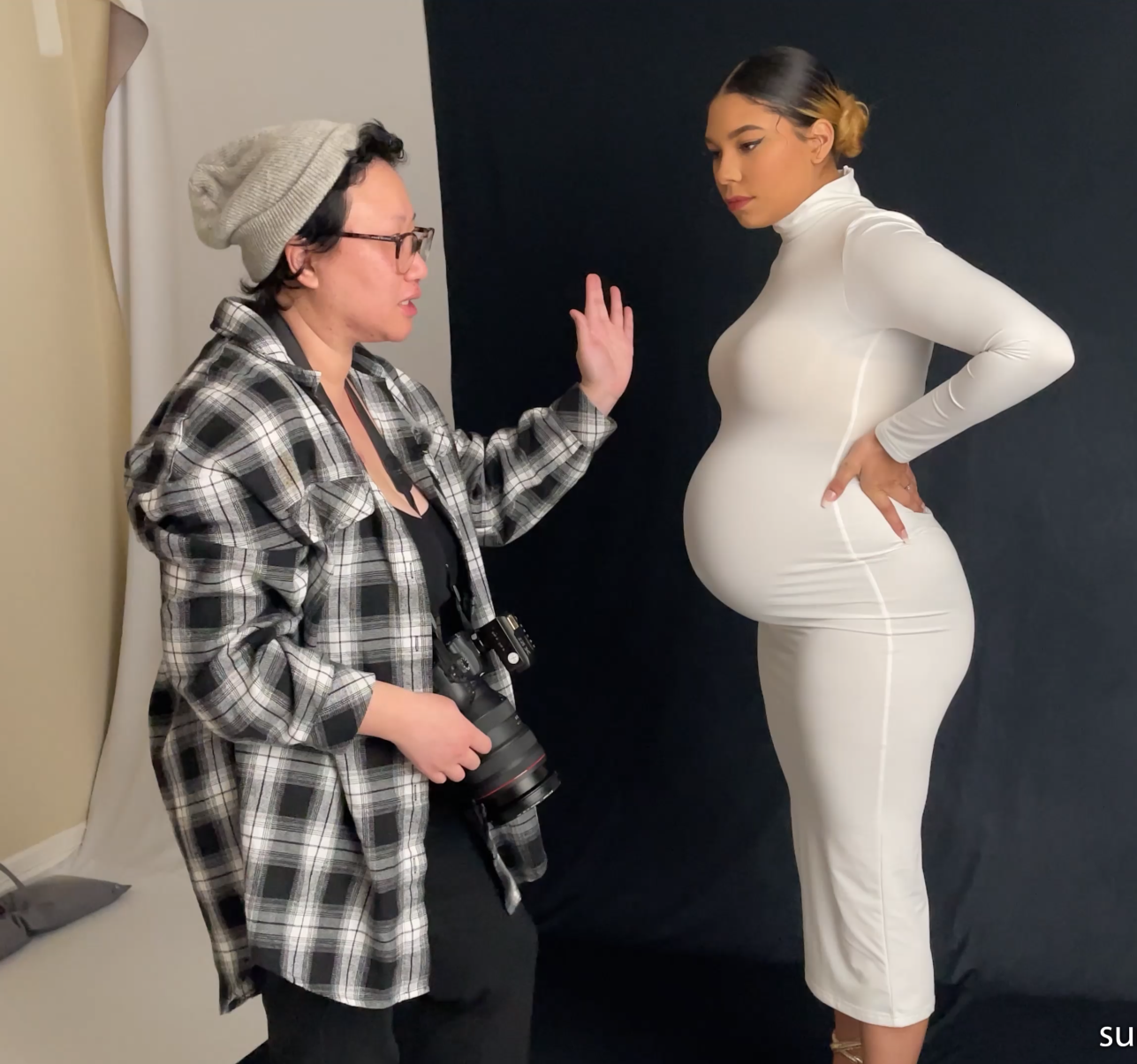 Maternity Lighting Guide - Minimalist Black